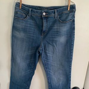 Chico’s So Slimming Girlfriend Slim Leg Ankle Jeans